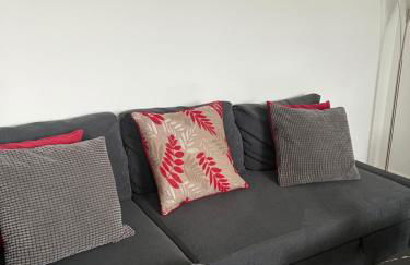 Stylish 2 bedrooms, 2 bathrooms with workspace in Milton Keynes - Photo 28