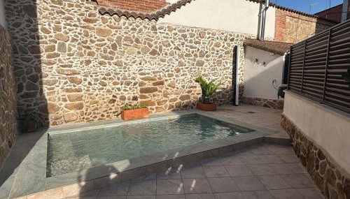 La Casina Casa rural con piscina privada y patio cerca de Gredos - Foto 1