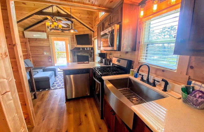 B2 NEW Awesome Tiny Home With A C Mountain Views Minutes to Skiing Hiking Attractions - Foto 8