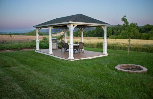 Quiet Elizabethville Home with Fire Pit and Views - Foto 3
