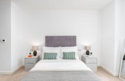 Tranquil 2-Bed Apartment, Balcony, Sleeps 6, 7 Minute Drive to King's Cross St Pancras - By City Peace - Foto 30