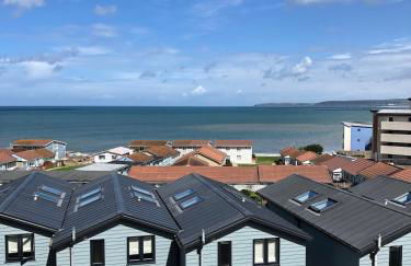 Westward Ho! Oceanview Getaway with Parking - Foto 1