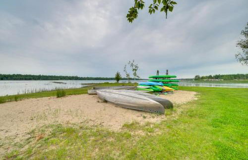 Sandy Beach and Sunset Views Cedarville Cabin 3! - Foto 28