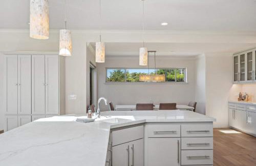 Breathtaking Views of the Pacific Ocean Rooftop Balcony Gourmet Kitchen and Hot Tub overlooking Golf Course - Foto 30