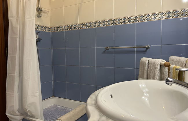 Poolside Apartment with 2 bedrooms, patio and BBQ - Foto 27