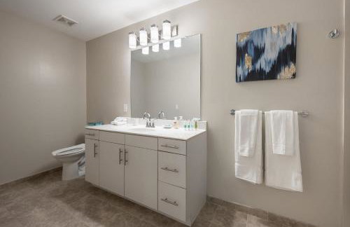 Luxury Apt In Harbor Point with Balcony - Foto 15