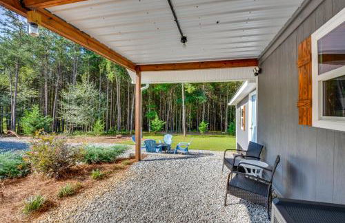 Cozy Clarkesville Getaway with Fire Pit! - Foto 18