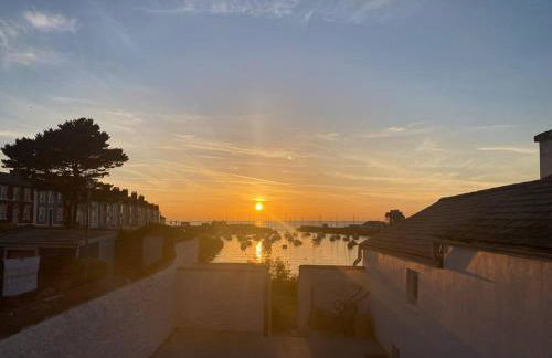 Aberaeron Island House - Panoramic Harbour Views - Photo 24