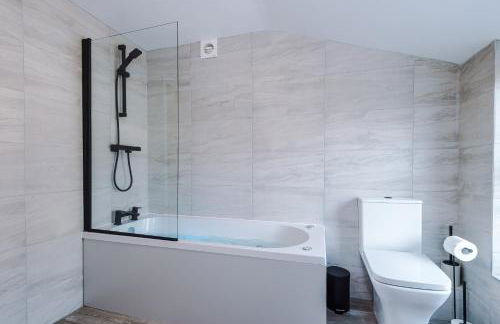 Serene & Contemporary Hoole House - Photo 28