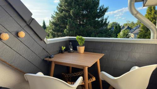 Möbliert-nahe STARLIGHT EXPRESS in Bochum -WLAN-Netflix-Loggia oder Terrasse - Foto 2