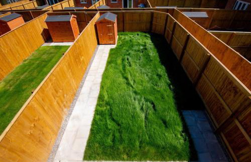 Luxury 5BDR with City Access, Free Parking and Wi-Fi - Photo 27