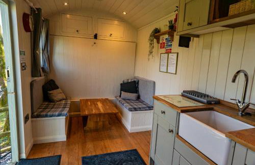 Lavender Retreat with Private Hot Tub - Photo 12