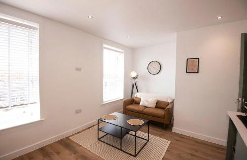 Cosy 2-Bed Apartment in Penarth Town Flat 1 - Photo 11