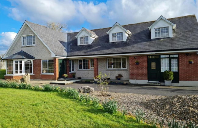 Charming 1-bed Apartment in Barefield - Photo 19