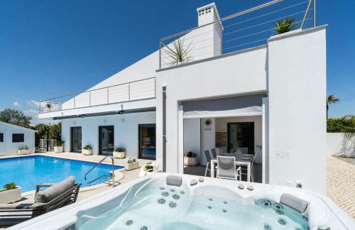 CASA CHLOE - Photo 1