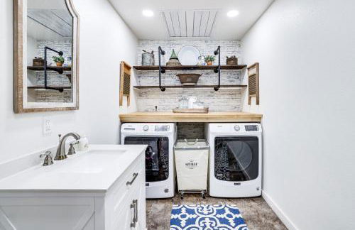 Beaver Lake Getaway with 2 Decks, Grill, and Views! - Foto 8