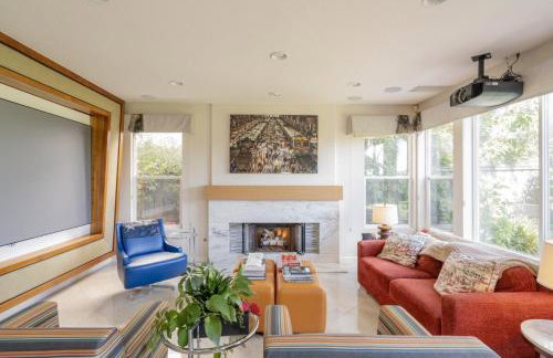 Luxe Family Villa ,116 inch Theater, Yard , Near Beaches - Photo 8