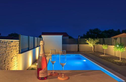 Apartment Zala with private pool - Photo 15