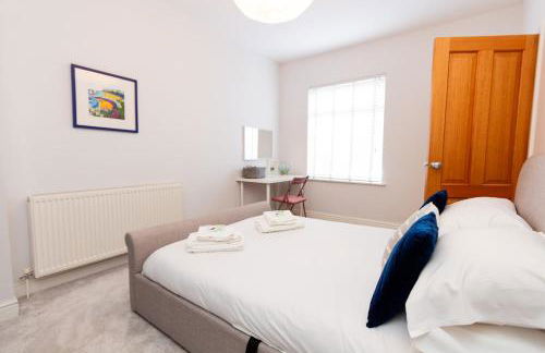 Charming Getaway - 3BR Home in the Heart of Chester - Photo 27