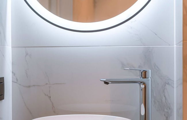 Luxurious Penthouse With Beautiful Seaview - Photo 27