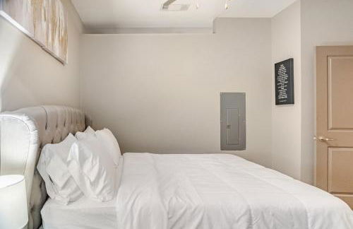 Cozy Uptown apartment with Gym and Swimming pool - Photo 5