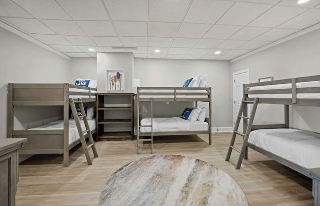 Water, Water Everywhere by Avantstay Pool + Dock - Foto 23