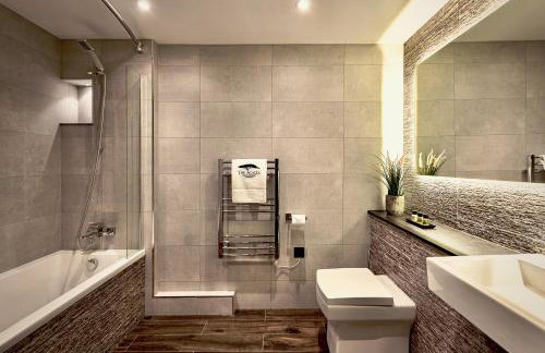 The Acacia, Luxury with Private Balcony & Two Parking Spaces - Foto 22