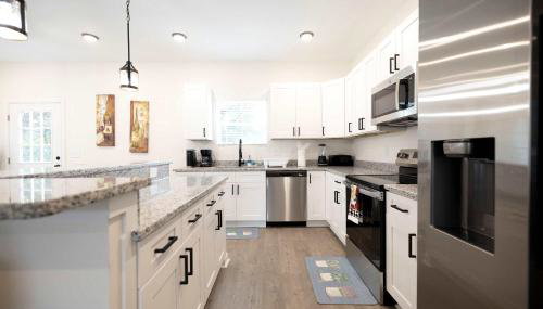 5 Min to Downtown - 12 to Elon - Deck - Wi-Fi - Foto 5