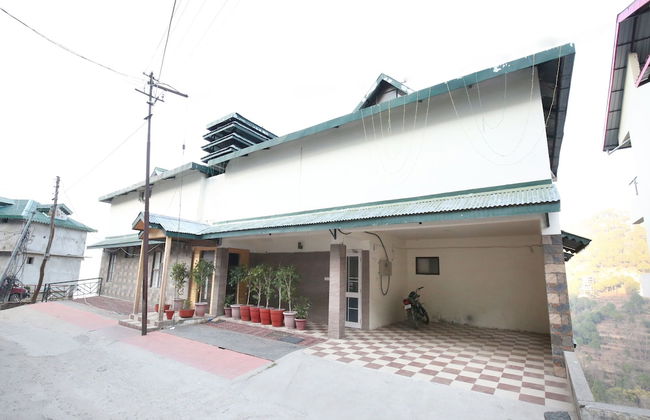 OYO 12185 Home Wayside Villa 3BHK Apartment Kasauli - Foto 1