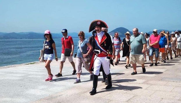 Recorriendo con Napoléon el paseo marítimo de Santoña