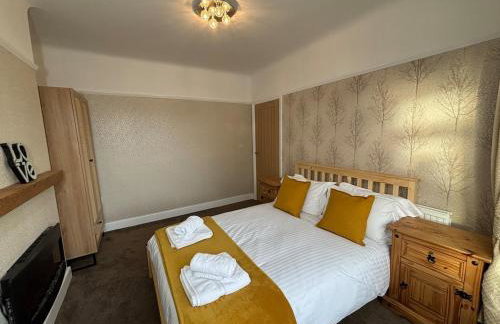 Entire House, Parking, Facilities, sleeps up to 6, suitable for contractors, families or NHS - Foto 24
