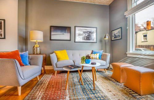 New Distinctive Historical Unit from 5 Star Host - Foto 10