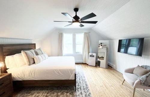 Hamptons Getaway Home, Sleeps 7 - Photo 4