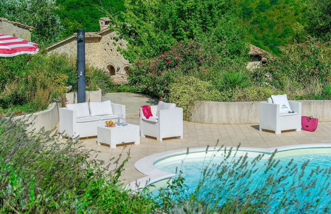 Beautiful Villa in Belforte All'isauro With Swimming Pool - Foto 77