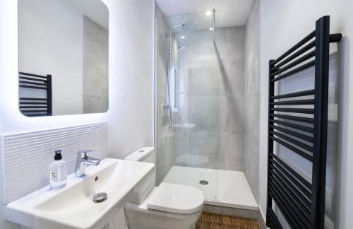 The Old Hotel - Photo 48