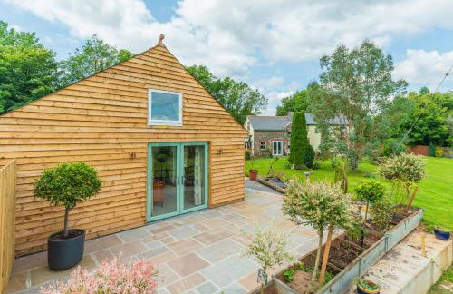 Self-contained cosy one bedroom holiday barn - Photo 9