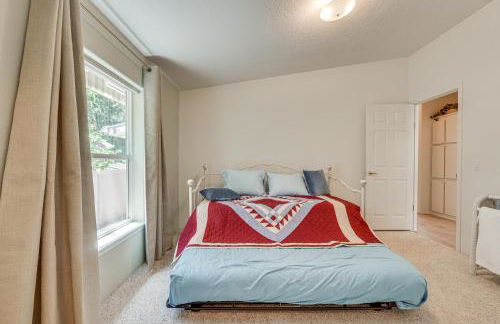 Waterfront Shady Cove Home with Fishing Deck! - Foto 28