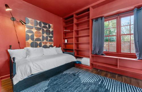 Pool Outdoor TV Fire Pit Game Room - Foto 25