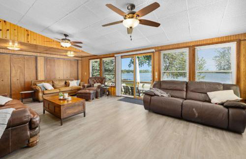 Lakefront Home on Pike Lake with Private Dock and Firepit - Foto 9