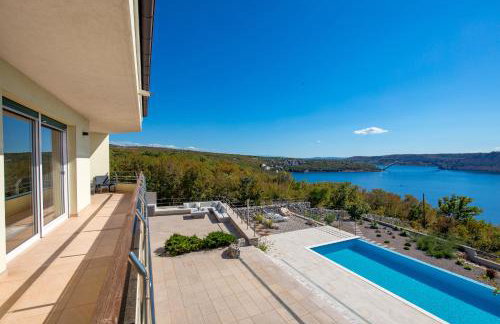 Luxury Villa Oštro with pool & Krk bridge view - Photo 62