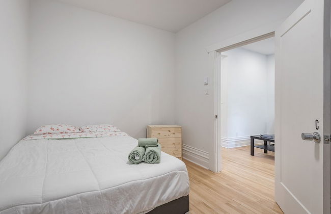 Beautiful Private Bedroom in Mile-End - Foto 14