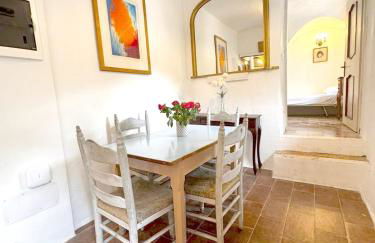 Principessa Grace Apartment Isolabona Italy Sleeps 3 - Foto 6
