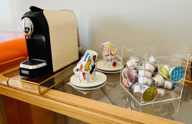 Bon Ton Design Rooms by DOT Suites - Photo 26