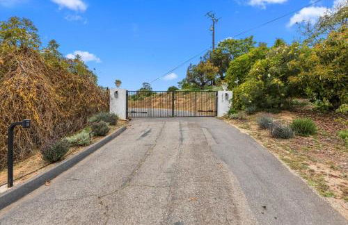 Avocado Akres Awaits Near Monserate Winery - Foto 32