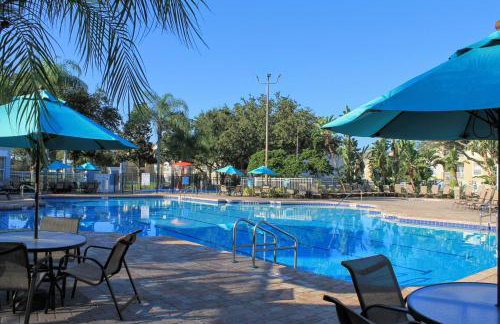 Resort Living Cozy Private Stay in Prime Location - Photo 4