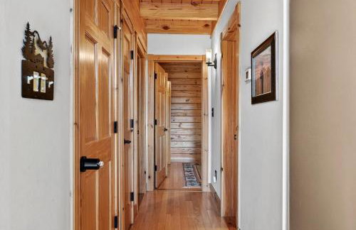 Mountain Escape on 6 acres w Hot Tub & Privacy - Foto 28