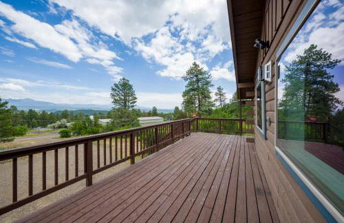 Hot Tub + Views | Cozy Retreat - Foto 48