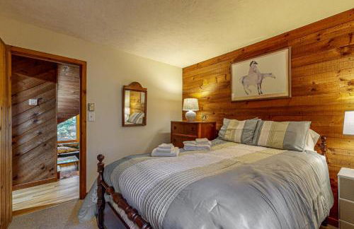 Cozy Island Cabin - Photo 6