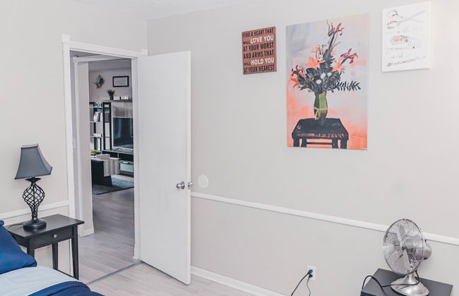 New-20p off-Uptown Love MPLS next to Fun - Foto 1