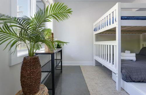 Modern Townhome, Large Game Room with Ping Pong, 10min to Downtown! Sleeps 10! - Foto 24